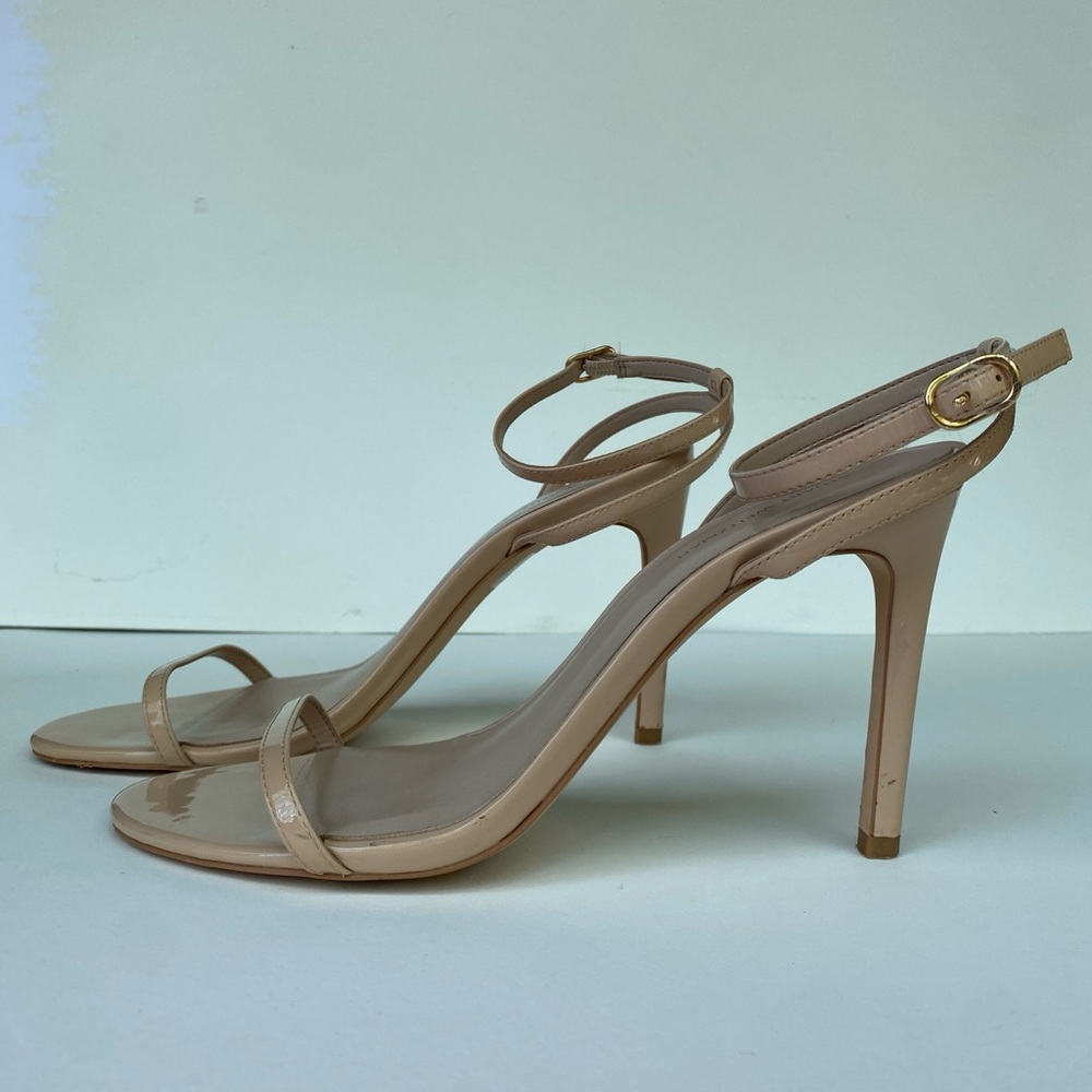 Stuart Weitzman nude heels